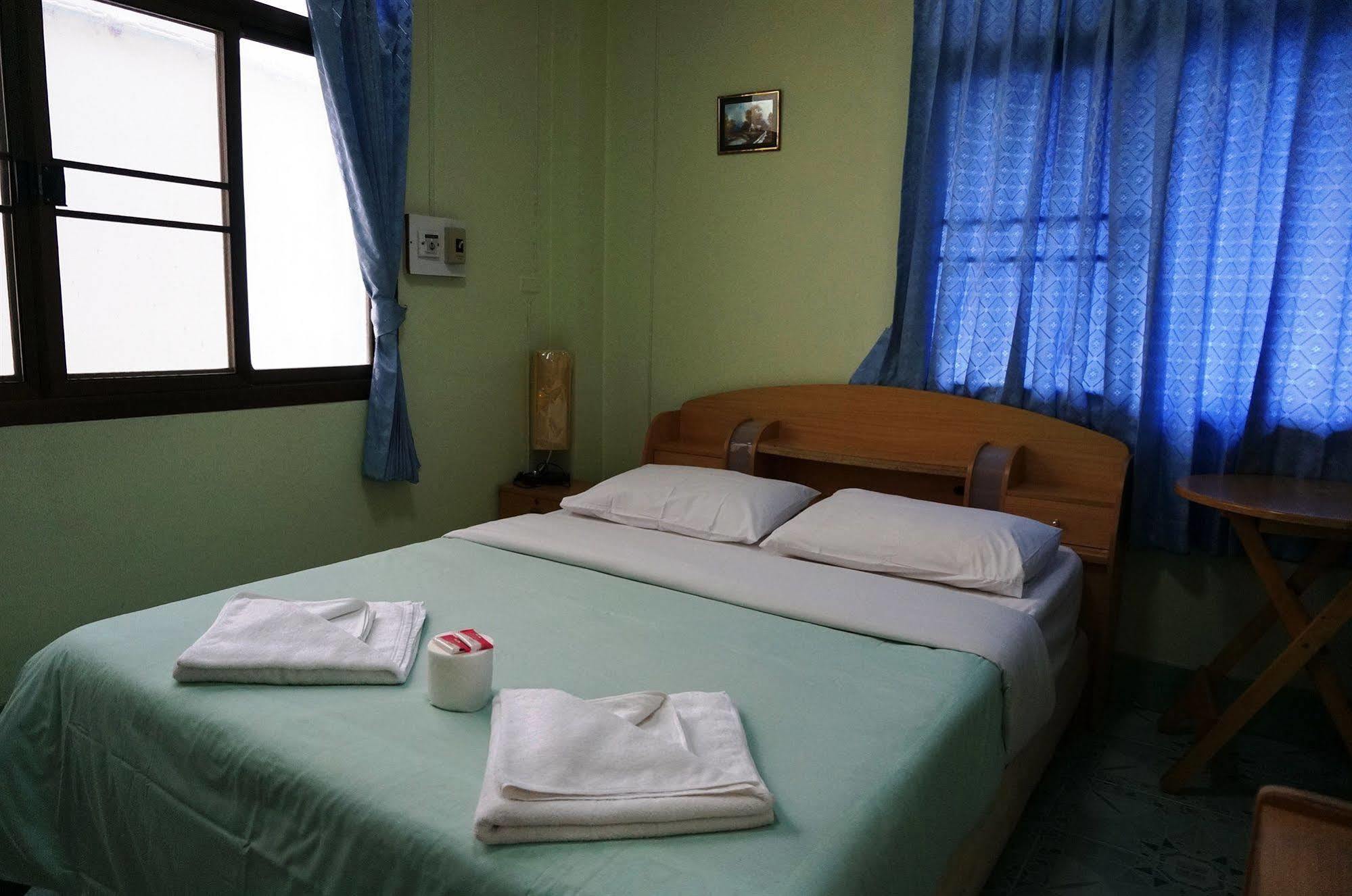 Celtic Inn Guest House Hua Hin Exterior photo