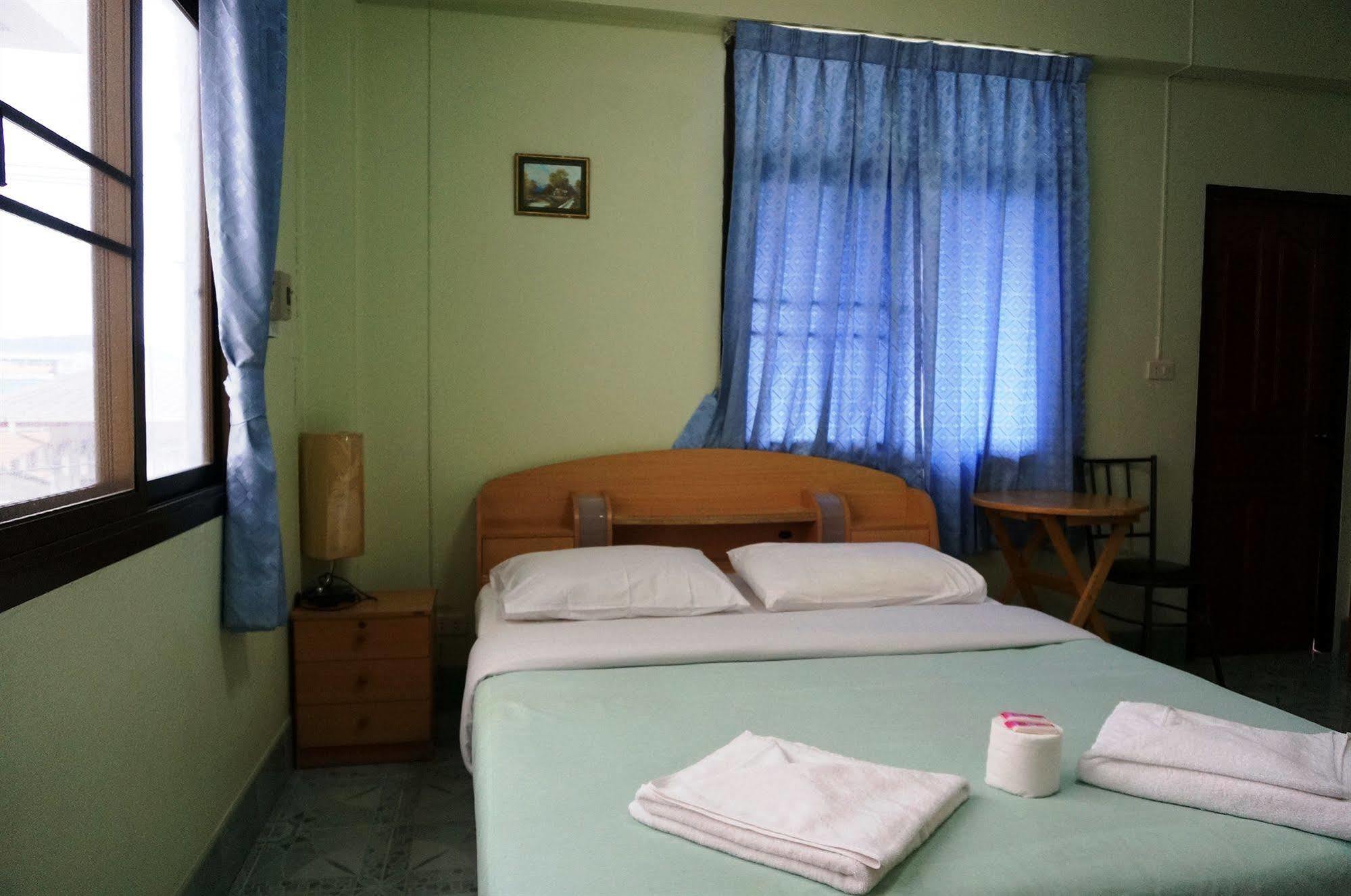 Celtic Inn Guest House Hua Hin Exterior photo