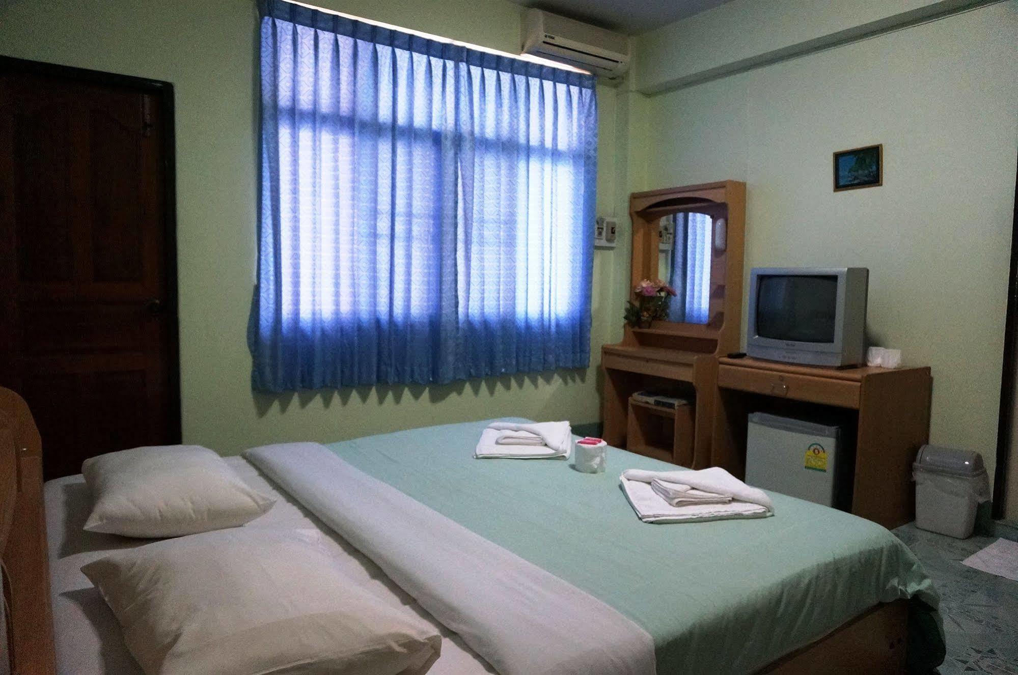 Celtic Inn Guest House Hua Hin Exterior photo